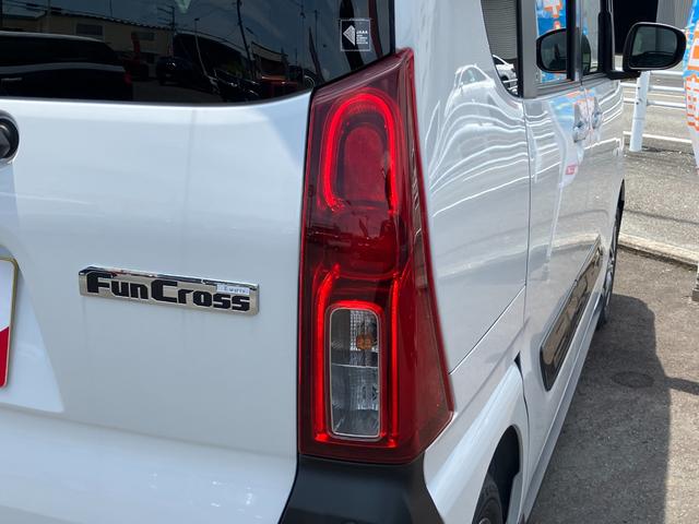 タントファンクロス１４インチアルミホイール　フルＬＥＤヘッドランプ　オート格納式カラードドアミラー　両側パワースライドドア　キーフリーシステム　プッシュボタンスタート（静岡県）の中古車