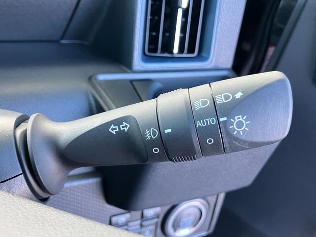 タントカスタムRS15インチアルミホイール キーフリーシステム プッシュボタンスタート オートエアコン(プッシュ式) フルLEDヘッドランプ オート格納式カラードドアミラー 本革巻ステアリングホイール(静岡県)の中古車