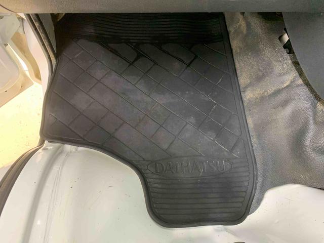ハイゼットトラックエアコン・パワステ　スペシャル　４ＷＤ　５ＭＴ　保証付き記録簿　取扱説明書　ラジオ　タイヤ新品　ワンオーナー　エアコン　パワーステアリング（静岡県）の中古車