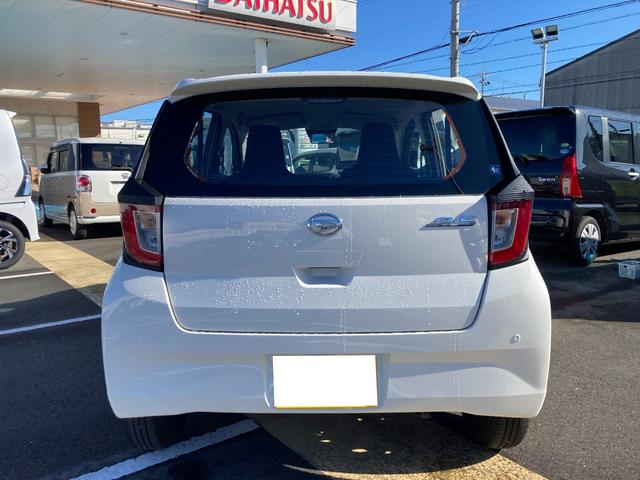 ミライースＬ　ＳＡIII１３インチフルホイールキャップ　マルチリフレクターハロゲンヘッドランプ　可倒式ドアミラー　自発光式デジタルメーターアンバーイルミネーションメーター　マニュアルエアコン（ダイヤル式）　キーレスエントリー（静岡県）の中古車
