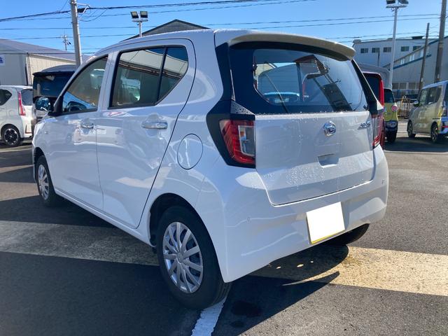 ミライースＬ　ＳＡIII１３インチフルホイールキャップ　マルチリフレクターハロゲンヘッドランプ　可倒式ドアミラー　自発光式デジタルメーターアンバーイルミネーションメーター　マニュアルエアコン（ダイヤル式）　キーレスエントリー（静岡県）の中古車