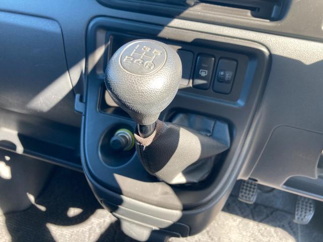 ハイゼットカーゴクルーズ２ＷＤ　ＭＴ　マニュアルエアコン（ダイヤル式）　パワーウィンドウ　電動格納ドアミラー　キーレスエントリー　オーバーヘッドシェルフ　ハロゲンヘッドライト（静岡県）の中古車