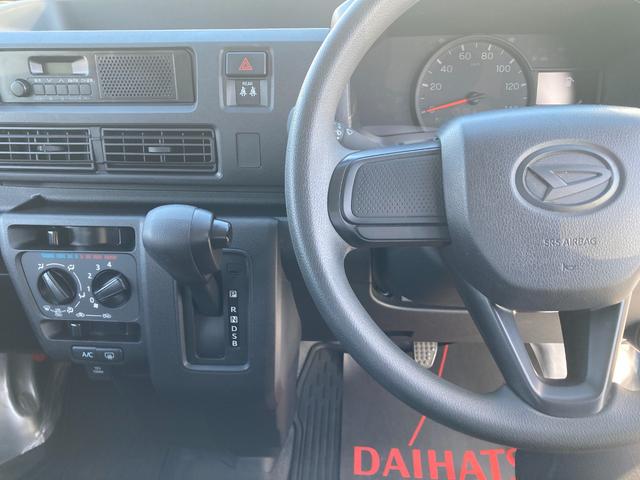 ハイゼットカーゴスペシャル２ＷＤ　ＣＶＴ　プリントレザーシート　アッパートレイ　ユースフルナット（３１か所）（静岡県）の中古車