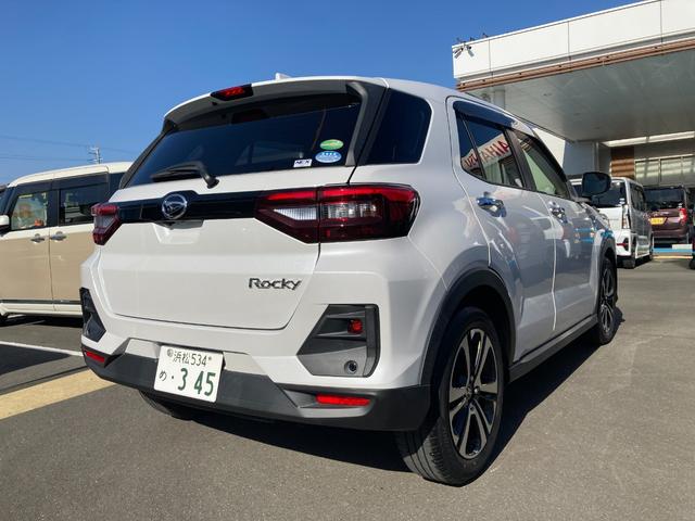 ロッキープレミアム１７インチアルミホイール　ＵＶＩＲカット遮音ガラス　フルＬＥＤヘッドランプ　キーフリーシステム　革巻きステアリングホイール　本革シフトノブ　アクティブマルチインフォメーションメーター（静岡県）の中古車