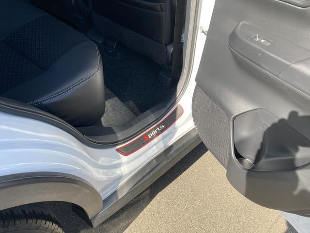 ロッキープレミアム１７インチアルミホイール　ＵＶＩＲカット遮音ガラス　フルＬＥＤヘッドランプ　キーフリーシステム　革巻きステアリングホイール　本革シフトノブ　アクティブマルチインフォメーションメーター（静岡県）の中古車