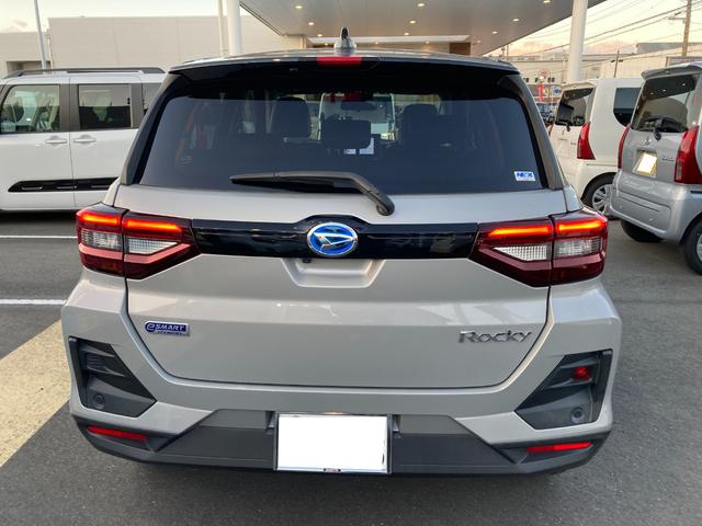 ロッキープレミアムＧ　ＨＥＶ１７インチアルミホイール　ＵＶＩＲカット遮音ガラス　フルＬＥＤヘッドランプ　キーフリーシステム　革巻きステアリングホイール　本革シフトノブ　アクティブマルチインフォメーションメーター（静岡県）の中古車