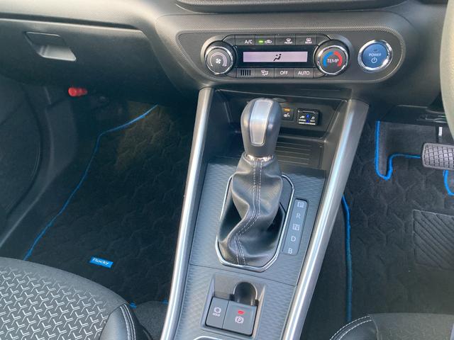 ロッキープレミアムＧ　ＨＥＶ１７インチアルミホイール　ＵＶＩＲカット遮音ガラス　フルＬＥＤヘッドランプ　キーフリーシステム　革巻きステアリングホイール　本革シフトノブ　アクティブマルチインフォメーションメーター（静岡県）の中古車