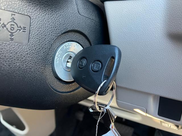 ムーヴL SAIII14インチフルホイールキャップ UVカットゴラス(フロントドア) ウレタンステアリングホイール キーレスエントリー マニュアルエアコン(ダイヤル式)(静岡県)の中古車