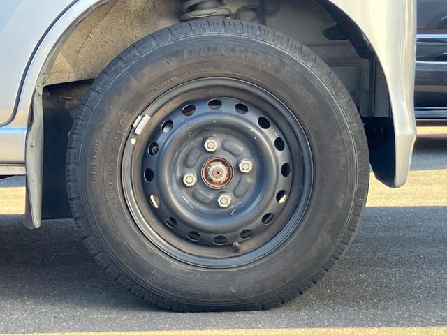 ハイゼットカーゴデッキバンＧ４ＷＤ　キーレスエントリー　マニュアルエアコン（ダイヤル式）　１２インチフルホイールキャップ　ＵＶカットガラス　電動格納ドアミラー　パワーウィンドウ（静岡県）の中古車