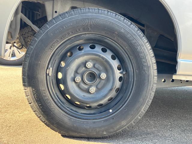 ハイゼットカーゴデッキバンＧ４ＷＤ　キーレスエントリー　マニュアルエアコン（ダイヤル式）　１２インチフルホイールキャップ　ＵＶカットガラス　電動格納ドアミラー　パワーウィンドウ（静岡県）の中古車