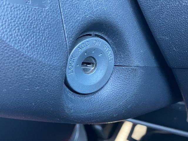 ハイゼットカーゴデッキバンＧ４ＷＤ　キーレスエントリー　マニュアルエアコン（ダイヤル式）　１２インチフルホイールキャップ　ＵＶカットガラス　電動格納ドアミラー　パワーウィンドウ（静岡県）の中古車