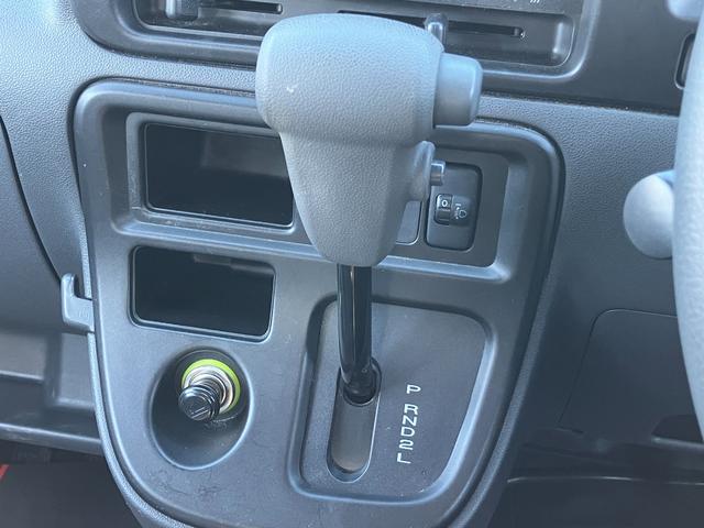 ハイゼットカーゴデッキバンＧ４ＷＤ　キーレスエントリー　マニュアルエアコン（ダイヤル式）　１２インチフルホイールキャップ　ＵＶカットガラス　電動格納ドアミラー　パワーウィンドウ（静岡県）の中古車