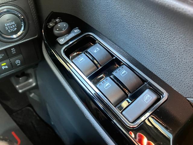 タントカスタムRSスタイルセレクション15インチアルミホイール 大型エアロバンパー フルLEDヘッドランプ オート格納式カラードドアミラー 革巻ステアリングホイール 両側パワースライドドア(静岡県)の中古車