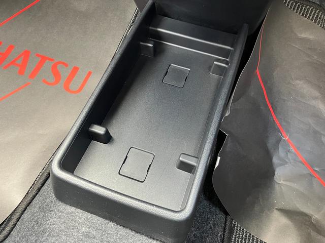 ミライースL SAIII13インチフルホイールキャップ マルチリフレクターハロゲンヘッドランプ 可倒式ドアミラー 自発光式デジタルメーターアンバーイルミネーションメーター マニュアルエアコン(ダイヤル式) キーレスエントリー(静岡県)の中古車