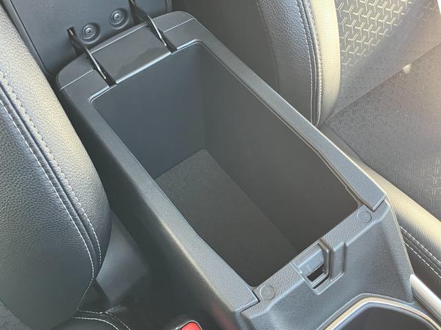 ロッキープレミアムＧ１７インチアルミホイール　ＵＶＩＲカット遮音ガラス　フルＬＥＤヘッドランプ　キーフリーシステム　革巻きステアリングホイール　本革シフトノブ　アクティブマルチインフォメーションメーター（静岡県）の中古車