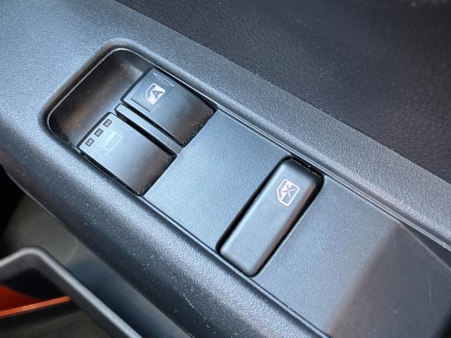 ハイゼットカーゴＤＸＣＶＴ　撥水フルファブリックシート表皮　オーバーヘッドシェルフ　アッパートレイ　キーレスエントリー　ユースフルナット（３１ヶ所）（静岡県）の中古車