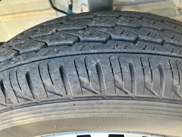 ハイゼットカーゴスペシャル２ＷＤ　４ＡＴ　マニュアルエアコン　プリントレザーシート　アッパートレイ　ユースフルナット（３１か所）（静岡県）の中古車