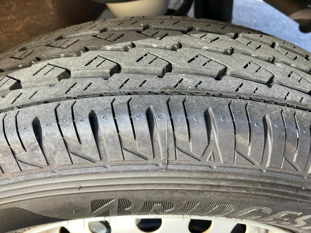 ハイゼットカーゴスペシャル２ＷＤ　４ＡＴ　マニュアルエアコン　プリントレザーシート　アッパートレイ　ユースフルナット（３１か所）（静岡県）の中古車