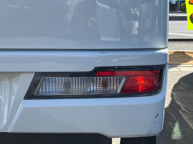 ハイゼットカーゴスペシャル２ＷＤ　４ＡＴ　マニュアルエアコン　プリントレザーシート　アッパートレイ　ユースフルナット（３１か所）（静岡県）の中古車