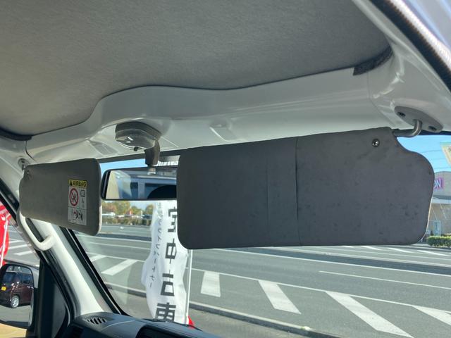 ハイゼットカーゴスペシャル２ＷＤ　４ＡＴ　マニュアルエアコン　プリントレザーシート　アッパートレイ　ユースフルナット（３１か所）（静岡県）の中古車