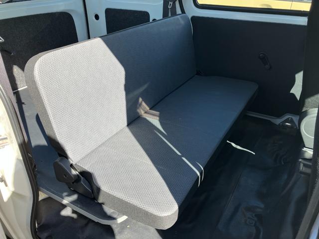 ハイゼットカーゴスペシャル２ＷＤ　４ＡＴ　マニュアルエアコン　プリントレザーシート　アッパートレイ　ユースフルナット（３１か所）（静岡県）の中古車