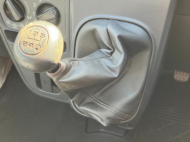 ハイゼットカーゴスペシャル２ＷＤ　４ＡＴ　マニュアルエアコン　プリントレザーシート　アッパートレイ　ユースフルナット（３１か所）（静岡県）の中古車