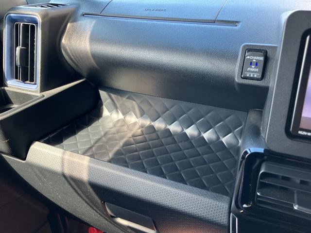 タントカスタムＸ１４インチアルミホイール　大型エアロバンパー　フルＬＥＤヘッドランプ　オート格納式カラードドアミラー　両側パワースライドドア　キーフリーシステム　プッシュボタンスタート（静岡県）の中古車