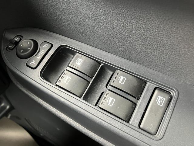 タントL14インチフルホイールキャップ フルLEDヘッドランプ マルチインフォメーションディスプレイ スマートアシスト UVカットガラス(静岡県)の中古車