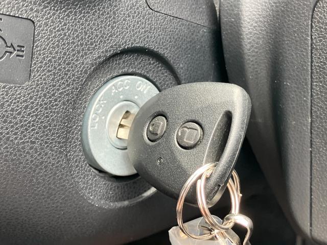 ミライースL SAIII13インチフルホイールキャップ マルチリフレクターハロゲンヘッドランプ 可倒式ドアミラー 自発光式デジタルメーターアンバーイルミネーションメーター マニュアルエアコン(ダイヤル式) キーレスエントリー(静岡県)の中古車
