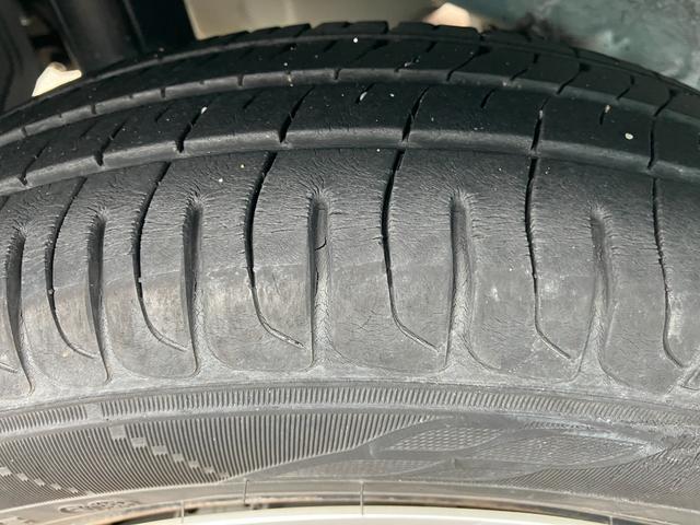 ミライースL SAIII13インチフルホイールキャップ マルチリフレクターハロゲンヘッドランプ 可倒式ドアミラー 自発光式デジタルメーターアンバーイルミネーションメーター マニュアルエアコン(ダイヤル式) キーレスエントリー(静岡県)の中古車