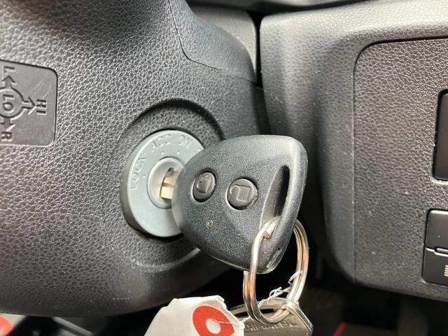 ミライースL SAIII13インチフルホイールキャップ マルチリフレクターハロゲンヘッドランプ 可倒式ドアミラー 自発光式デジタルメーターアンバーイルミネーションメーター マニュアルエアコン(ダイヤル式) キーレスエントリー(静岡県)の中古車