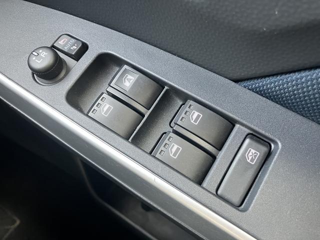 トールカスタムＧ　ターボＬＥＤヘッドランプ　キーフリーシステム　プッシュボタンスタート　オートエアコン（プッシュ式）　両側パワースライドドア　マルチインフォメーションディスプレイ（静岡県）の中古車