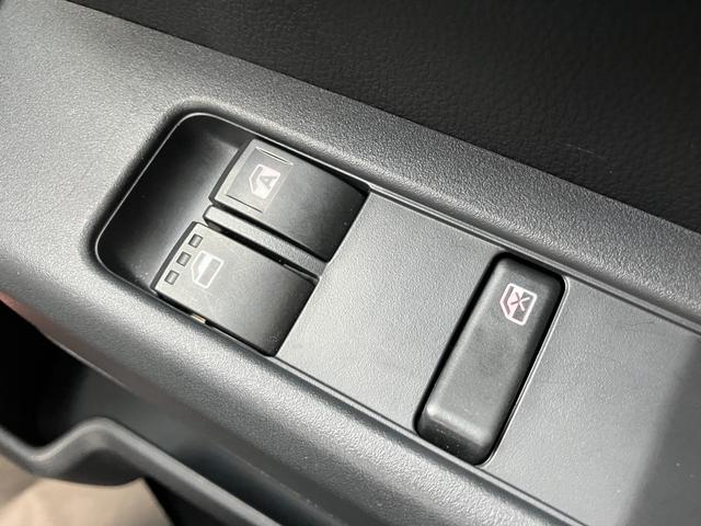 ハイゼットカーゴＤＸＣＶＴ　撥水フルファブリックシート表皮　オーバーヘッドシェルフ　アッパートレイ　キーレスエントリー　ユースフルナット（３１ヶ所）（静岡県）の中古車