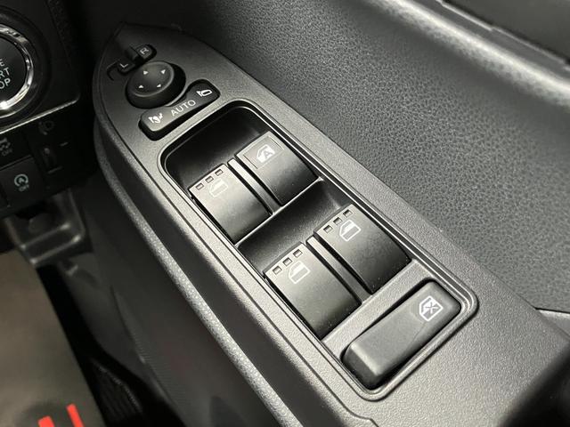 タントファンクロスターボ15インチアルミホイール キーフリーシステム プッシュボタンスタート オートエアコン(プッシュ式) フルLEDヘッドランプ オート格納式カラードドアミラー 本革巻ステアリングホイール(静岡県)の中古車