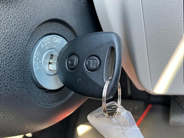 ミライースＸ　ＳＡIII１４インチフルホイールキャップ　ＬＥＤヘッドランプ　電動格納式（カラード）ドアミラー　自発光式デジタルメーターブルーイルミネーションメーター　マニュアルエアコン（ダイヤル式）　キーレスエントリー（静岡県）の中古車