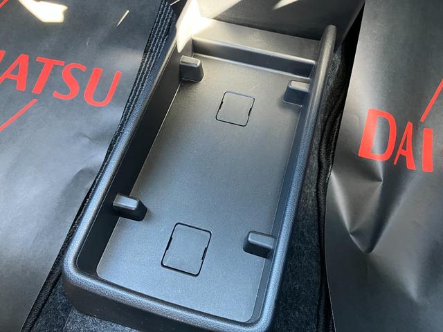 ミライースＬ　ＳＡIII１３インチフルホイールキャップ　マルチリフレクターハロゲンヘッドランプ　可倒式ドアミラー　自発光式デジタルメーターアンバーイルミネーションメーター　マニュアルエアコン（ダイヤル式）　キーレスエントリー（静岡県）の中古車