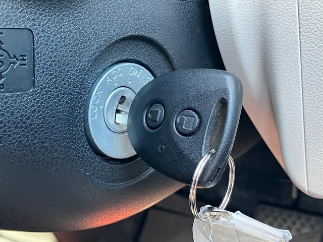 ミライースＸ　ＳＡIII１４インチフルホイールキャップ　ＬＥＤヘッドランプ　電動格納式（カラード）ドアミラー　自発光式デジタルメーターブルーイルミネーションメーター　マニュアルエアコン（ダイヤル式）　キーレスエントリー（静岡県）の中古車