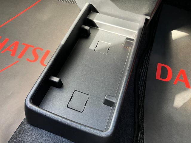 ミライースＸ　ＳＡIII１４インチフルホイールキャップ　ＬＥＤヘッドランプ　電動格納式（カラード）ドアミラー　自発光式デジタルメーターブルーイルミネーションメーター　マニュアルエアコン（ダイヤル式）　キーレスエントリー（静岡県）の中古車