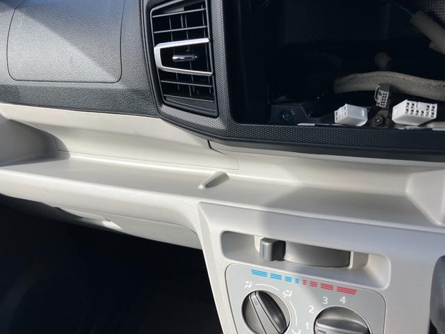 ミライースＸ　ＳＡIII１４インチフルホイールキャップ　ＬＥＤヘッドランプ　電動格納式（カラード）ドアミラー　自発光式デジタルメーターブルーイルミネーションメーター　マニュアルエアコン（ダイヤル式）　キーレスエントリー（静岡県）の中古車