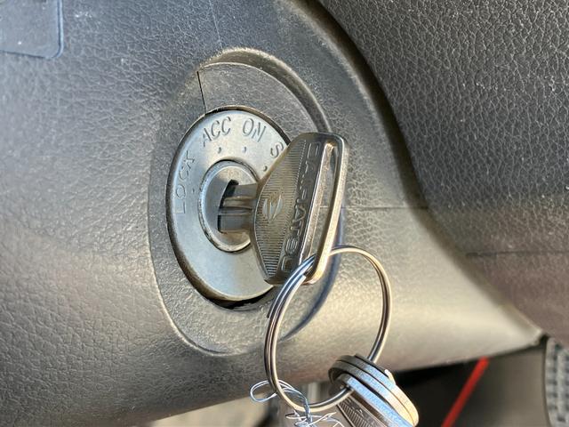 ハイゼットトラックスタンダード　農用スペシャル４ＷＤ　ＭＴ　マニュアルエアコン　クリーンエアフィルター　電動式パワーステアリング　　可倒式ドアミラー　ハロゲンヘッドライト（静岡県）の中古車