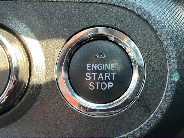 ロッキーG17インチアルミホイール UVIRカット遮音ガラス フルLEDヘッドランプ 運転席・助手席シートヒーター ウレタンステアリングホイール 本革シフトノブ アクティブマルチインフォメーションメーター(静岡県)の中古車