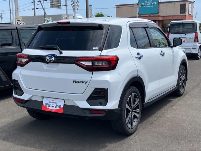 ロッキープレミアム１７インチアルミホイール　ＵＶＩＲカット遮音ガラス　フルＬＥＤヘッドランプ　キーフリーシステム　革巻きステアリングホイール　本革シフトノブ　アクティブマルチインフォメーションメーター（静岡県）の中古車