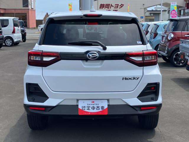 ロッキープレミアム１７インチアルミホイール　ＵＶＩＲカット遮音ガラス　フルＬＥＤヘッドランプ　キーフリーシステム　革巻きステアリングホイール　本革シフトノブ　アクティブマルチインフォメーションメーター（静岡県）の中古車