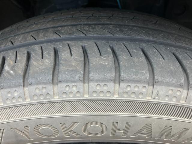 ロッキープレミアム１７インチアルミホイール　ＵＶＩＲカット遮音ガラス　フルＬＥＤヘッドランプ　キーフリーシステム　革巻きステアリングホイール　本革シフトノブ　アクティブマルチインフォメーションメーター（静岡県）の中古車