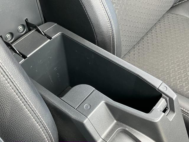 ロッキープレミアム１７インチアルミホイール　ＵＶＩＲカット遮音ガラス　フルＬＥＤヘッドランプ　キーフリーシステム　革巻きステアリングホイール　本革シフトノブ　アクティブマルチインフォメーションメーター（静岡県）の中古車