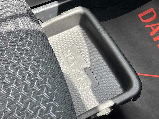 ロッキープレミアム１７インチアルミホイール　ＵＶＩＲカット遮音ガラス　フルＬＥＤヘッドランプ　キーフリーシステム　革巻きステアリングホイール　本革シフトノブ　アクティブマルチインフォメーションメーター（静岡県）の中古車