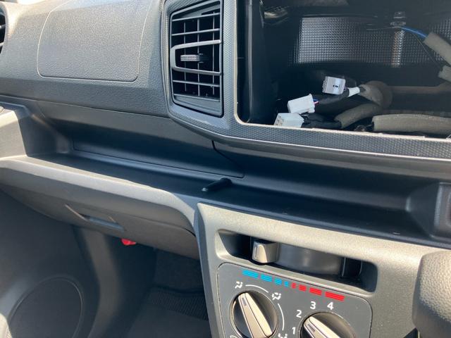 ミライースＬ　ＳＡIII１３インチフルホイールキャップ　マルチリフレクターハロゲンヘッドランプ　可倒式ドアミラー　自発光式デジタルメーターアンバーイルミネーションメーター　マニュアルエアコン（ダイヤル式）　キーレスエントリー（静岡県）の中古車