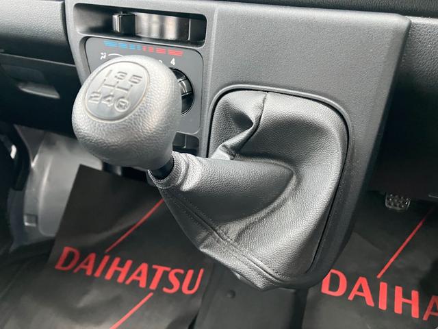 ハイゼットカーゴデッキバンL2WD 5MT プリントレザーシート ユースフルナット(31か所)(静岡県)の中古車