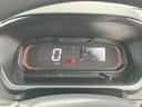 １３インチフルホイールキャップ　マルチリフレクターハロゲンヘッドランプ　可倒式ドアミラー　自発光式デジタルメーターアンバーイルミネーションメーター　マニュアルエアコン（ダイヤル式）　キーレスエントリー（静岡県）の中古車