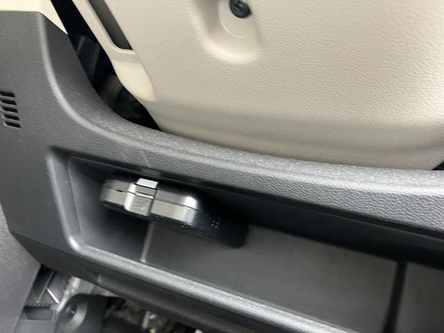 ムーヴキャンバスＧメイクアップＶＳ　ＳＡIII１４インチフルホイールキャップ　ＬＥＤヘッドランプ　キーフリーシステム　両側パワースライドドア　オートエアコン（プッシュ式）　オートライト　置きラクボックス（静岡県）の中古車
